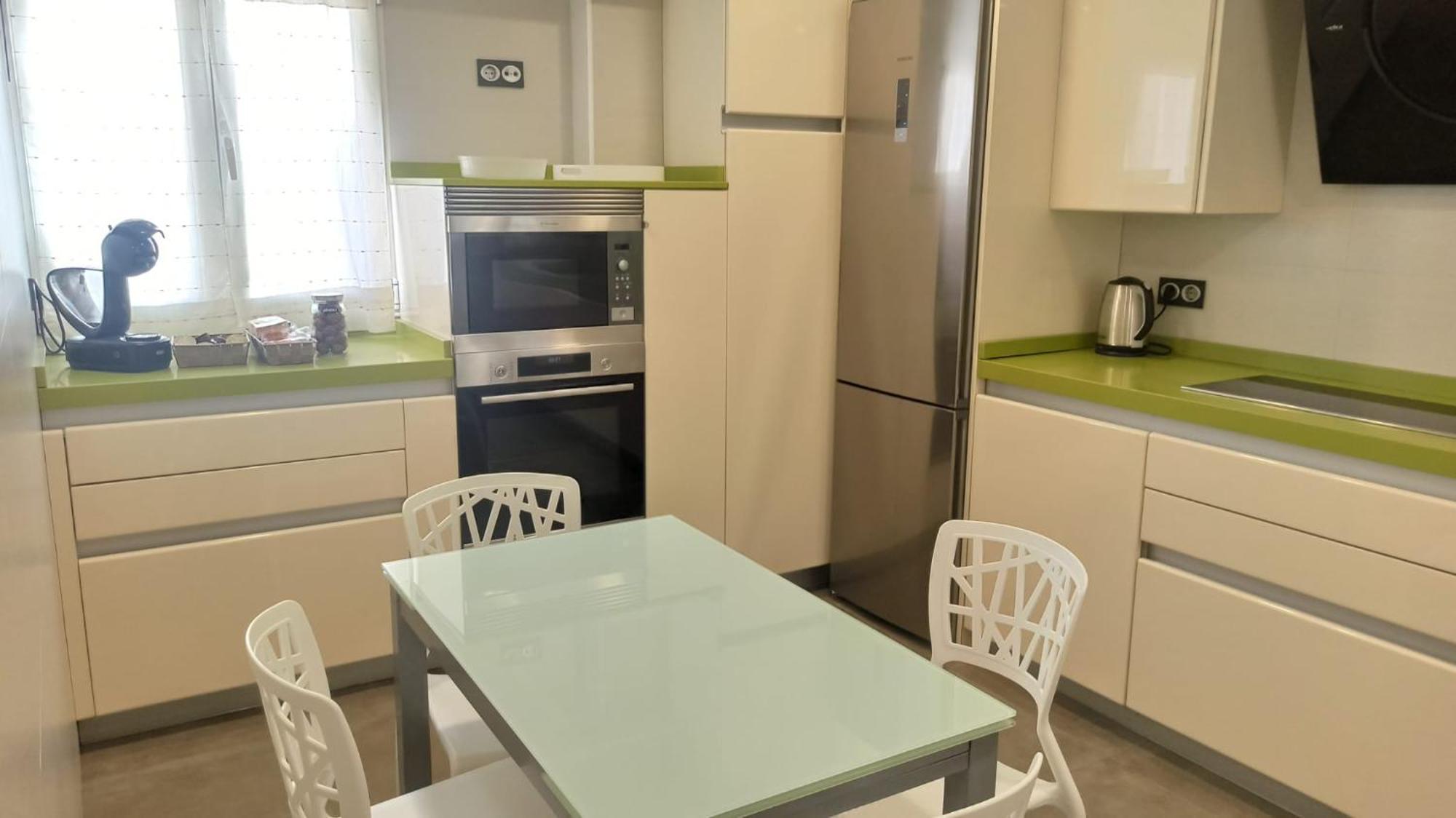 Ohana, Apartamento-Parking Privado Gratis-Centrico-Wifi-Ascensor-Sin Cuestas-82M2 Bermeo Buitenkant foto